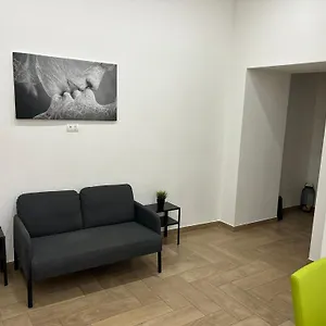 Appartement Airport Security 161, Naples